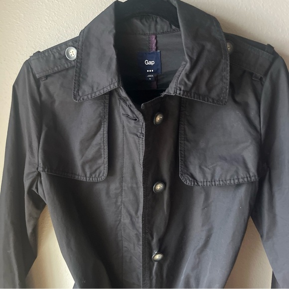 Gap Woman's Trench Coat -Sz M -Black  -Classic -Preppy-Minimalist-Unlined - Picture 4 of 12